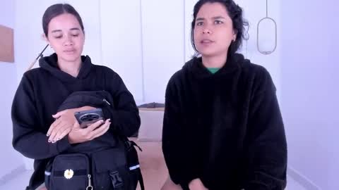 Snapshot of sexychanell_18 chatting on 01.17.26 chanell and yina online show from 01.17.26