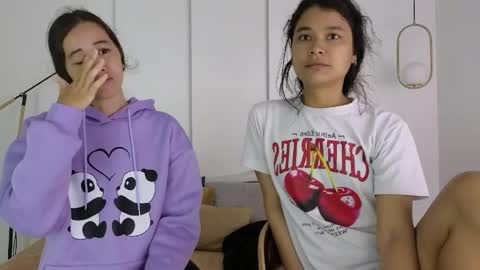 Snapshot of sexychanell_18 chatting on 03.21.26 chanell and yina online show from 03.21.26