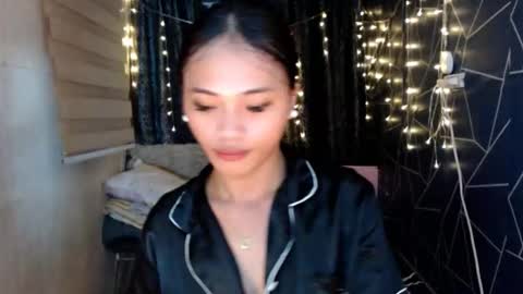 Snapshot of sexycheng chatting on 11.15.25 Miss Cheng online show from 11.15.25