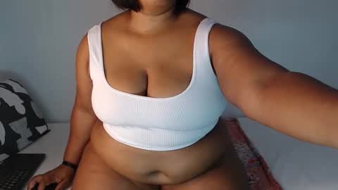 Snapshot of sexychill2000 chatting on 01.12.26 SEXYCHILL online show from 01.12.26