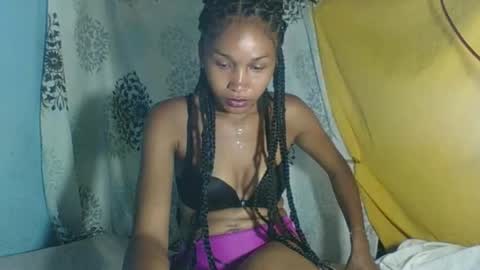 Snapshot of sexycolita chatting on 10.10.25 sexycolita online show from 10.10.25