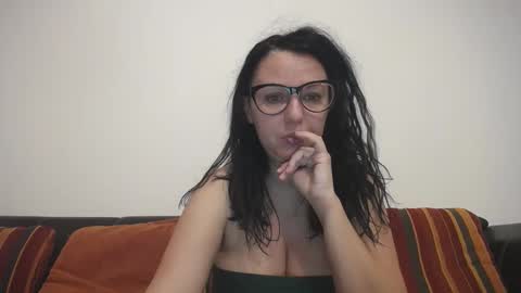 Snapshot of sexyerikka chatting on 12.13.24 Eva online show from 12.13.24