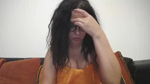 Snapshot of sexyerikka chatting on 10.30.25 Eva online show from 10.30.25