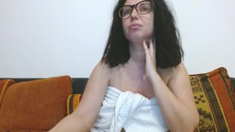 Snapshot of sexyerikka chatting on 12.15.25 Eva online show from 12.15.25