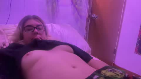 Snapshot of sexyflower21555 chatting on 12.10.24 sexyflower21555 online show from 12.10.24