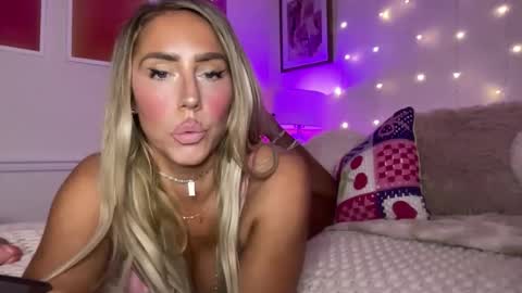 Ashley Love online show from 04.21.26