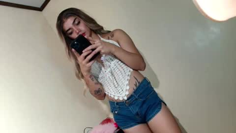 Snapshot of sexyhotbabe18 chatting on 05.14.26 sexyhotbabe18 online show from 05.14.26