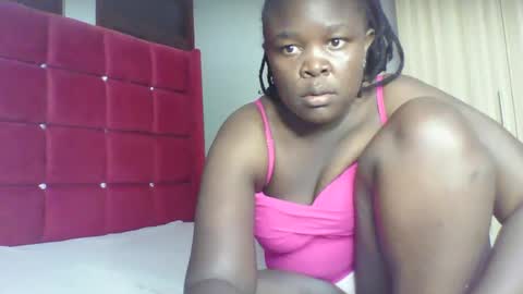 Snapshot of sexyidah chatting on 10.31.25 sexyidah online show from 10.31.25