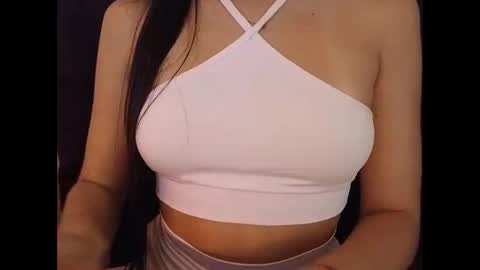 Snapshot of sexyideusa chatting on 12.19.24 Sexy online show from 12.19.24