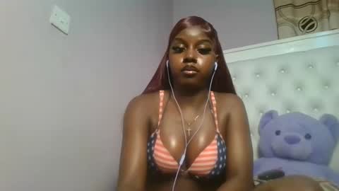 Snapshot of sexykitten200 chatting on 04.07.26 SexyKitty online show from 04.07.26
