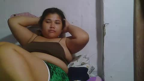 Snapshot of sexykittymom chatting on 02.12.25 sexykittymom online show from 02.12.25