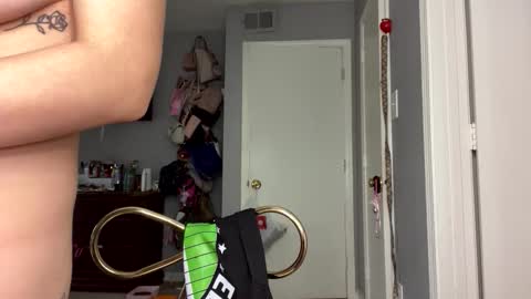 Snapshot of sexymamita22 chatting on 04.14.26 sexymamita22 online show from 04.14.26