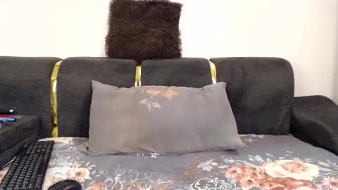 Snapshot of sexymia06 chatting on 12.04.25 Melina online show from 12.04.25