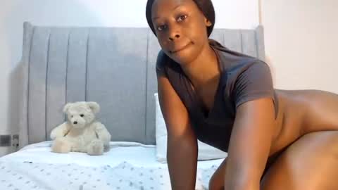 Snapshot of sexymonalisa1 chatting on 06.21.26 sexymonalisa1 online show from 06.21.26