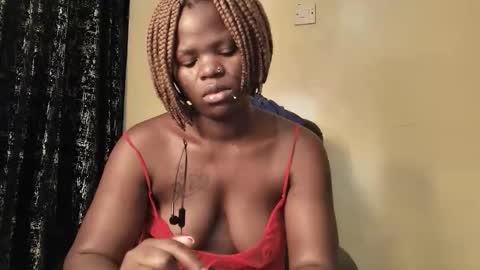 Snapshot of sexynina25 chatting on 09.30.25 nina online show from 09.30.25