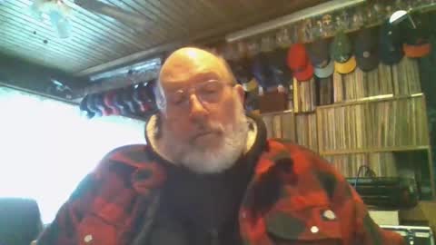 Snapshot of sexyolbear chatting on 01.15.25 Grizz Lee Bear online show from 01.15.25