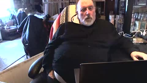 Snapshot of sexyolbear chatting on 02.11.25 Grizz Lee Bear online show from 02.11.25
