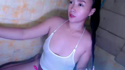 Snapshot of sexypinaymiya chatting on 01.10.25 Miyah online show from 01.10.25