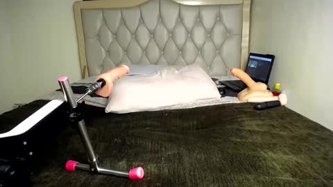 naughty slut online show from 02.15.25