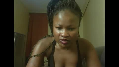 queenivy online show from 10.02.25