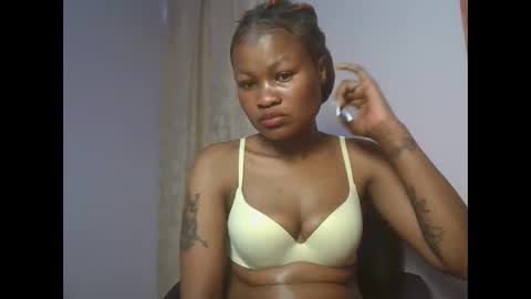 Snapshot of sexyqueenivy chatting on 01.06.26 queenivy online show from 01.06.26