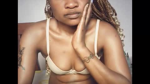 Snapshot of sexyqueenivy chatting on 01.18.26 queenivy online show from 01.18.26