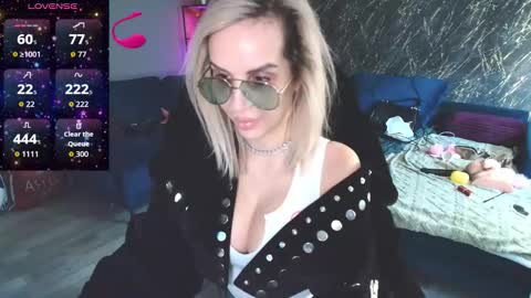 SexyQueenNina online show from 03.16.26