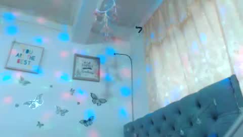 Venus Independent Model online show from 03.06.25