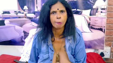 Snapshot of sexyva4u2luv chatting on 06.18.26 sexyva4u2luv online show from 06.18.26