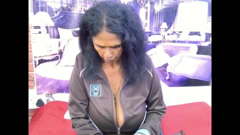Snapshot of sexyva4u2luv chatting on 06.19.26 sexyva4u2luv online show from 06.19.26