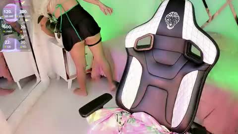 Snapshot of sexyy_kitty18 chatting on 03.17.26 KATY online show from 03.17.26