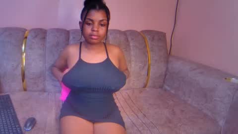 sexyyred_ online show from 12.04.24