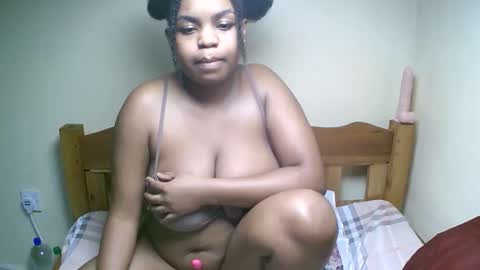 sexyyred_ online show from 05.05.26