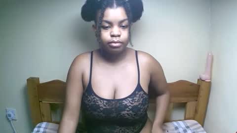 sexyyred_ online show from 05.06.26