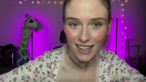 Snapshot of shadebabe chatting on 02.04.25 shadebabe online show from 02.04.25