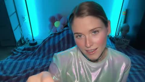 Snapshot of shadebabe chatting on 11.16.25 shadebabe online show from 11.16.25