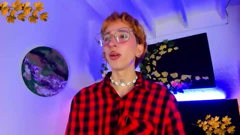 Snapshot of shadow_claw chatting on 11.18.25 shadow claw online show from 11.18.25