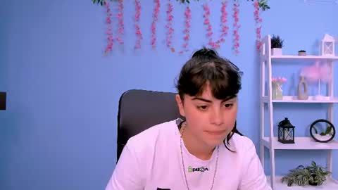 Snapshot of shadow_kiss chatting on 06.20.26 shadow_kiss online show from 06.20.26