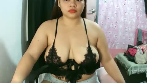 Snapshot of shairamae4u chatting on 10.10.25 shairamae4u online show from 10.10.25
