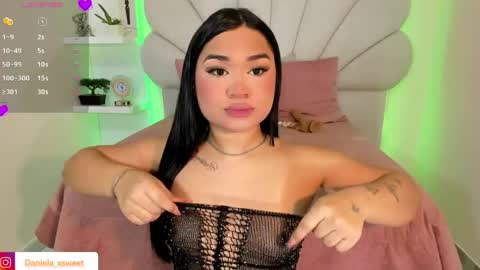 Snapshot of shairytovar chatting on 05.17.26 shairytovar online show from 05.17.26