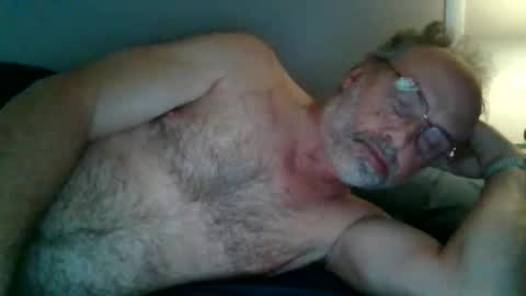 Snapshot of shakeyman889 chatting on 03.27.26 shakeyman889 online show from 03.27.26