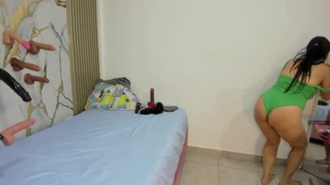 Snapshot of shalomexotic chatting on 12.02.25 shalomexotic online show from 12.02.25