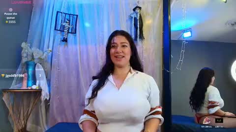 shalyn_lux online show from 10.23.25