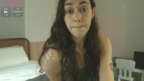 Snapshot of shamahasla chatting on 11.25.25 Sade online show from 11.25.25