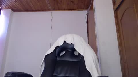 Snapshot of shanel_lozano chatting on 04.21.26 shanel_lozano online show from 04.21.26