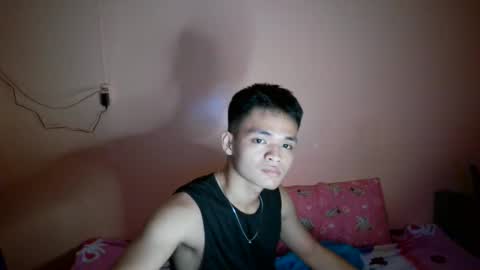 Snapshot of shanelo chatting on 02.08.25 Dylan online show from 02.08.25