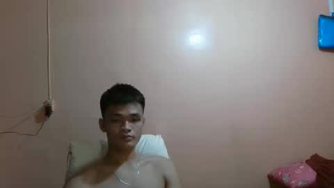 Snapshot of shanelo chatting on 02.10.25 Dylan online show from 02.10.25