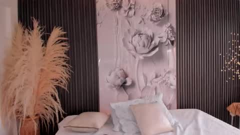 Snapshot of shaniadaniels chatting on 02.15.26 ShaniaDaniels online show from 02.15.26