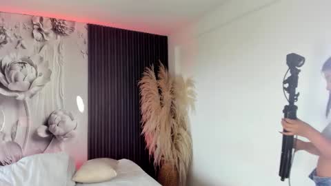 Snapshot of shaniadaniels chatting on 02.24.26 ShaniaDaniels online show from 02.24.26