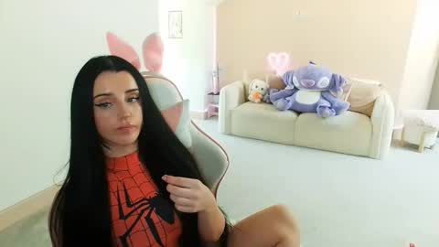 Snapshot of shannonblooms chatting on 09.19.25 Shanmais online show from 09.19.25